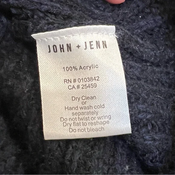 John + Jenn Navy Blue Long Sleeve V Neck Sweater-Size Small - Picture 7 of 7
